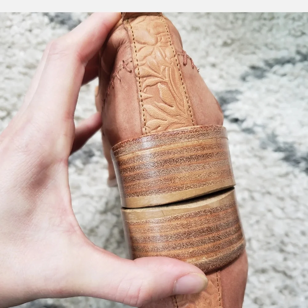 Rae Jones tooled leather loafer flats 40 US 9